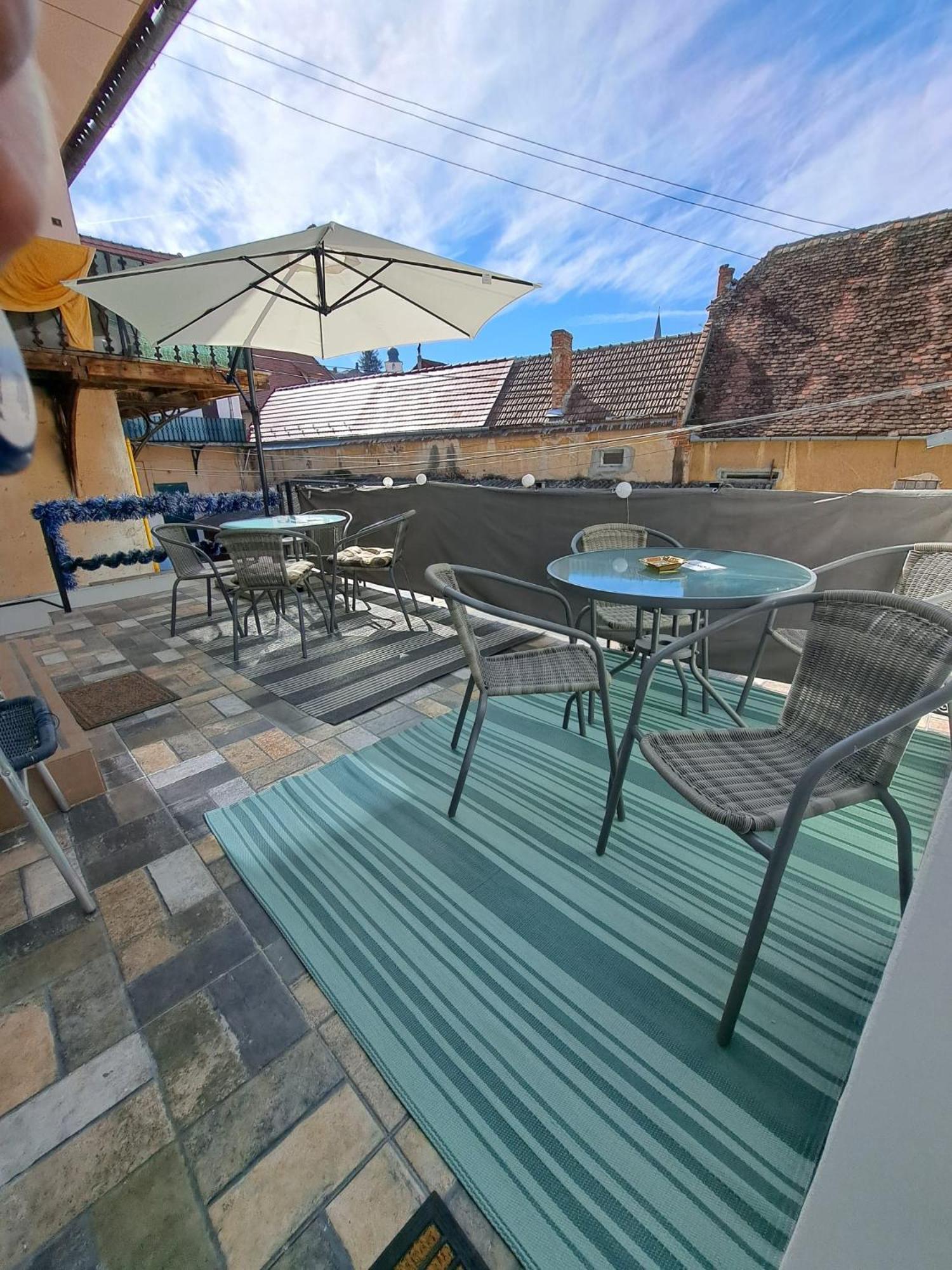 Free Garage In The Center-Delicia 4 Studio! シビウ エクステリア 写真